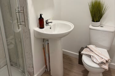 1 bed studio, Bryn Road, Brynmill, Swansea, SA20AR - Image 6