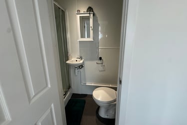 1 bed flat, Bryn Road, Brynmill, Swansea, SA20AR - Image 5