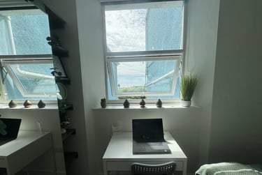 1 bed studio, Bryn Road, Brynmill, Swansea, SA20AR - Image 5