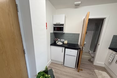 1 bed studio, St Helens Road, Mount Pleasant, Swansea, SA14DQ - Image 5