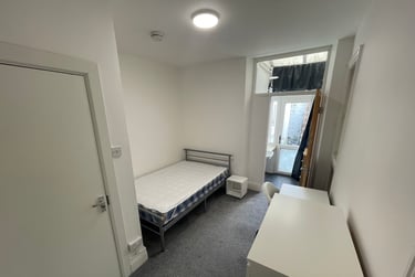 2 bed flat, King Edwards Road, Brynmill, Swansea, SA14LU - Image 5