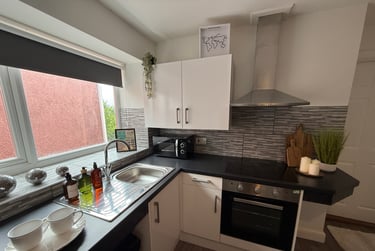 1 bed flat, Bryn Road, Brynmill, Swansea, SA20AR - Image 5