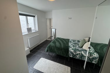 1 bed flat, Bryn Road, Brynmill, Swansea, SA20AR - Image 5