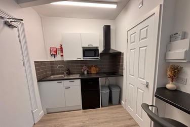 1 bed studio, Bryn Road, Brynmill, Swansea, SA20AR - Image 5