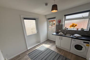 2 bed flat, St Albans Road, Brynmill, Swansea, SA20BP - Image 5