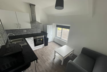 2 bed flat, Bryn Road, Brynmill, Swansea, SA20AR - Image 6