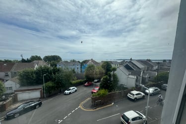 1 bed flat, Malvern Terrace, Brynmill, Swansea, SA20BE - Image 12