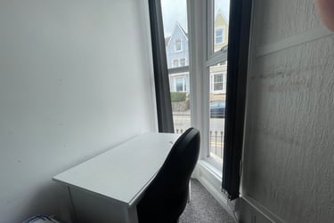 3 bed flat, Bryn Road, Brynmill, Swansea, SA20AR - Image 11