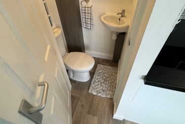 1 bed studio, Malvern Terrace, Brynmill, Swansea, SA20BE - Image 6