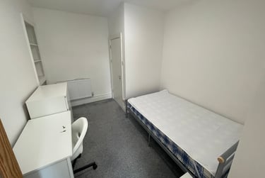 2 bed flat, King Edwards Road, Brynmill, Swansea, SA14LU - Image 6