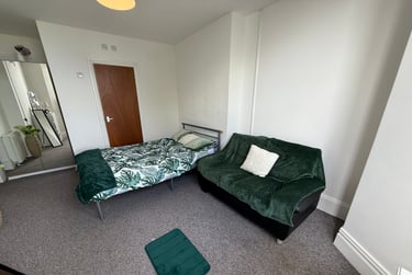 1 bed flat, Bryn Road, Brynmill, Swansea, SA20AR - Image 6