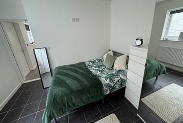 1 bed flat, Bryn Road, Brynmill, Swansea, SA20AR - Image 6