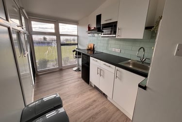 1 bed studio, Bryn Road, Brynmill, Swansea, SA20AR - Image 6