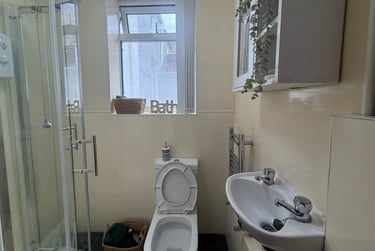1 bed studio, Bryn Road, Brynmill, Swansea, SA20AR - Image 6