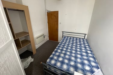 3 bed flat, Bryn Road, Brynmill, Swansea, SA20AR - Image 12