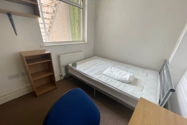 2 bed flat, St Albans Road, Brynmill, Swansea, SA20BP - Image 11