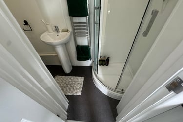 1 bed studio, Bryn Road, Brynmill, Swansea, SA20AR - Image 7