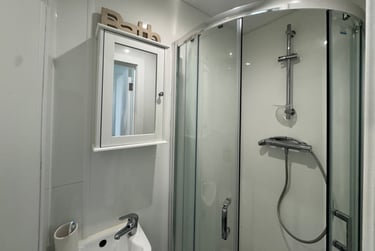 1 bed flat, Bryn Road, Brynmill, Swansea, SA20AR - Image 7