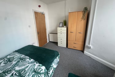2 bed flat, Bryn Road, Brynmill, Swansea, SA20AR - Image 7
