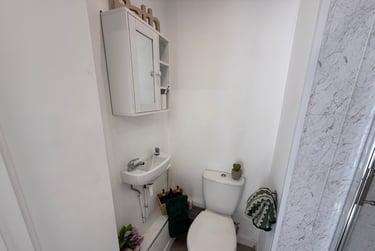 1 bed studio, Bryn Road, Brynmill, Swansea, SA20AR - Image 7