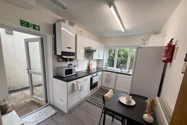 2 bed flat, Eversley Road, Sketty, Swansea, SA29DE - Image 11