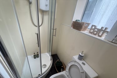 1 bed studio, Bryn Road, Brynmill, Swansea, SA20AR - Image 7