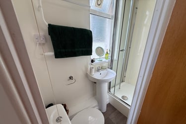 1 bed studio, Finsbury Terrace, Brynmill, Swansea, SA20AH - Image 8