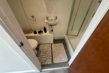 1 bed studio, Bryn Road, Brynmill, Swansea, SA20AR - Image 8