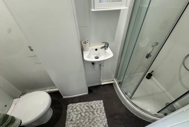 1 bed flat, Bryn Road, Brynmill, Swansea, SA20AR - Image 8