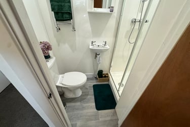 1 bed flat, Bryn Road, Brynmill, Swansea, SA20AR - Image 8