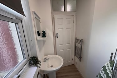 1 bed studio, Bryn Road, Brynmill, Swansea, SA20AR - Image 10