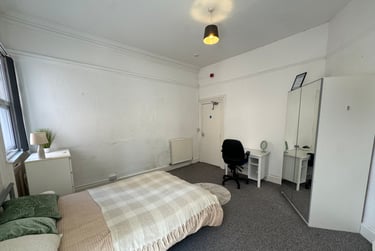 3 bed flat, Bryn Road, Brynmill, Swansea, SA20AP - Image 8