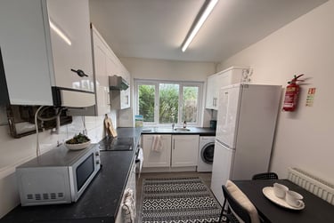 2 bed flat, Eversley Road, Sketty, Swansea, SA29DE - Image 12