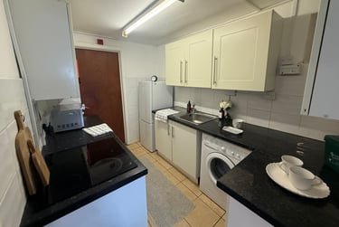 3 bed flat, Bryn Road, Brynmill, Swansea, SA20AP - Image 8