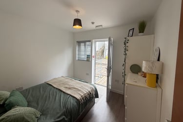 1 bed studio, Bryn Road, Brynmill, Swansea, SA20AR - Image 8