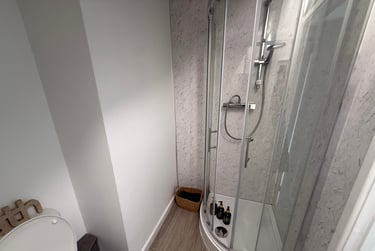 1 bed studio, Bryn Road, Brynmill, Swansea, SA20AR - Image 8