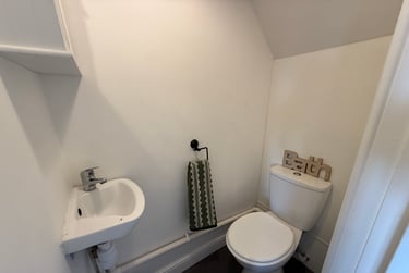 1 bed studio, Bryn Road, Brynmill, Swansea, SA20AR - Image 10