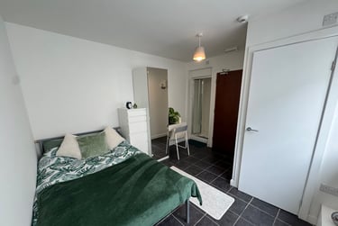 1 bed flat, Bryn Road, Brynmill, Swansea, SA20AR - Image 9