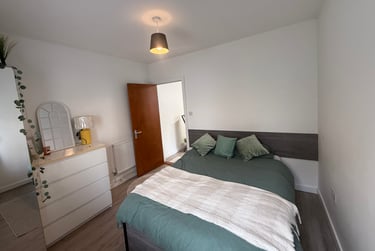 1 bed studio, Bryn Road, Brynmill, Swansea, SA20AR - Image 9