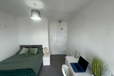 2 bed flat, Bryn Road, Brynmill, Swansea, SA20AR - Image 9