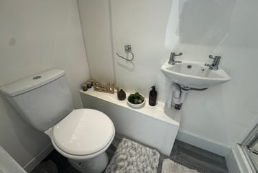 1 bed studio, Bryn Road, Brynmill, Swansea, SA20AR - Image 10