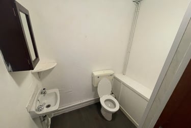 3 bed flat, Bryn Road, Brynmill, Swansea, SA20AP - Image 11
