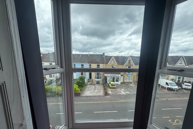 2 bed flat, King Edwards Road, Brynmill, Swansea, SA14LU - Image 11