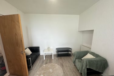 2 bed flat, Bryn Road, Brynmill, Swansea, SA20AR - Image 11