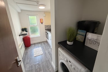 1 bed flat, Bryn Road, Brynmill, Swansea, SA20AR - Image 11