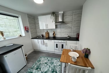 1 bed flat, Bryn Road, Brynmill, Swansea, SA20AR - Image 11