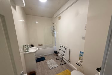 2 bed flat, Bryn Road, Brynmill, Swansea, SA20AR - Image 11
