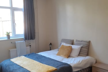 7 bed house, Hull Road, York, YO105HA - Image 1