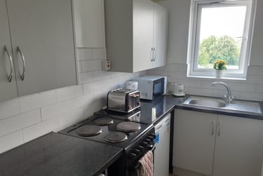 2 bed flat, Hull Road, York, YO105HA - Image 2