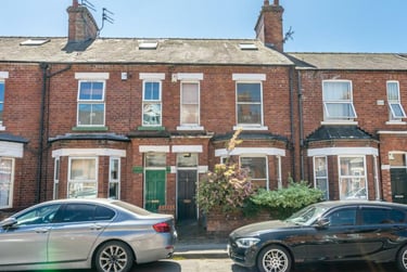 5 bed house, White Cross Road, The Groves, York, YO318JR - Image 1